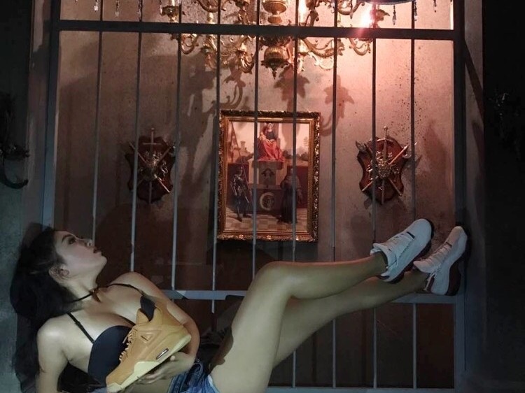 健身房里邂逅篮球与AJ：她是甜酷性感的宅男女神糖糖