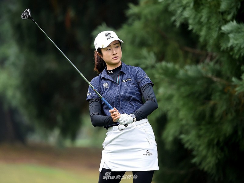 大雨洗刷雾霾救赛 卫冕冠军格林领跑首轮刘钰稳健居前十二