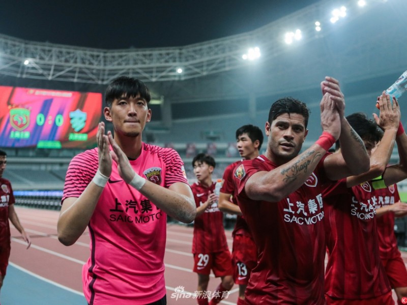 中超第15轮：上海上港4-1天津权健，外援三叉戟联手导演大胜