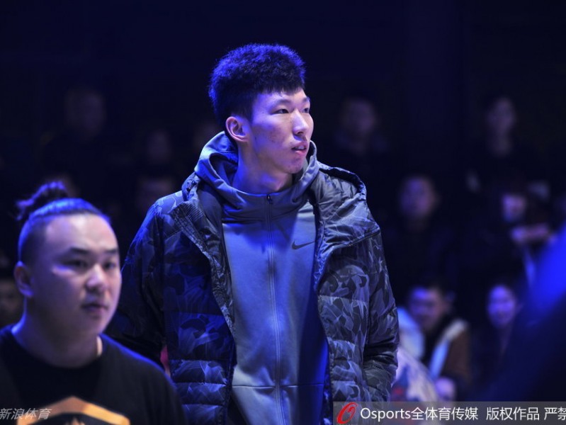 可兰白克体育中心盛大开幕 周琦吴悠助阵点亮新疆篮球之夜