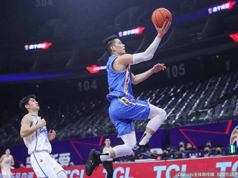 京城铁骑常规赛完美收官 林书豪率队大胜宁波青年军