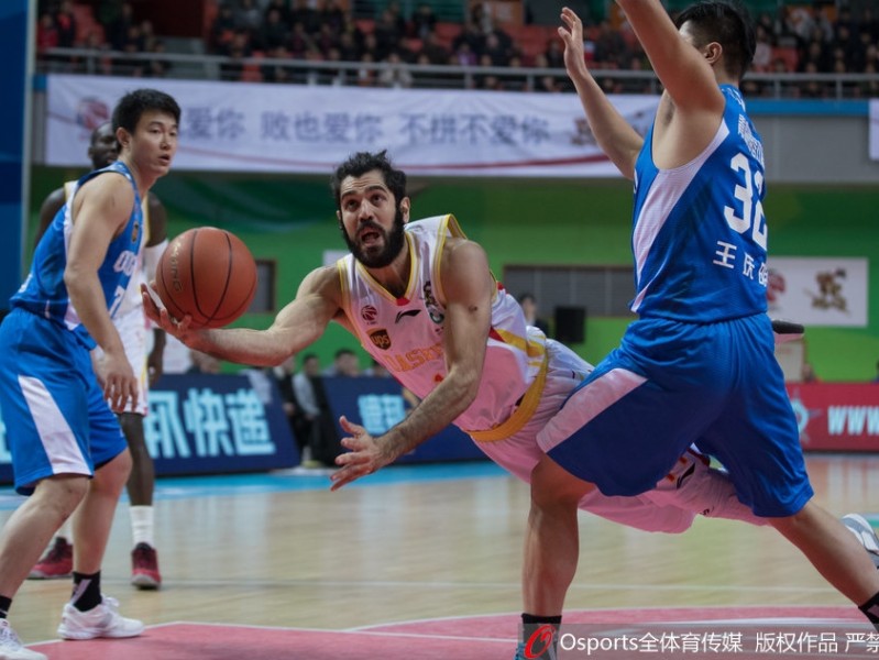 Cba激战第十七轮 青岛单外援逆袭同曦止连败