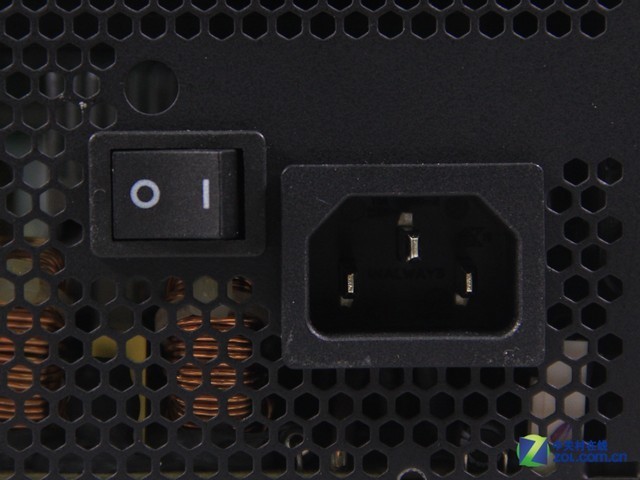 夜深人静时，你的电脑电源还在“呼啸”吗？我的康舒电源静音体验分享