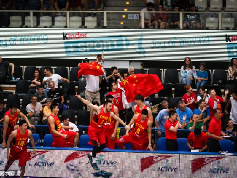 热血一战回顾易建联郭艾伦率队力克土耳其