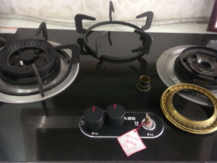 你家厨房缺把火？跟风换了康佳燃气灶，这仨月我用得又爱又恨……
