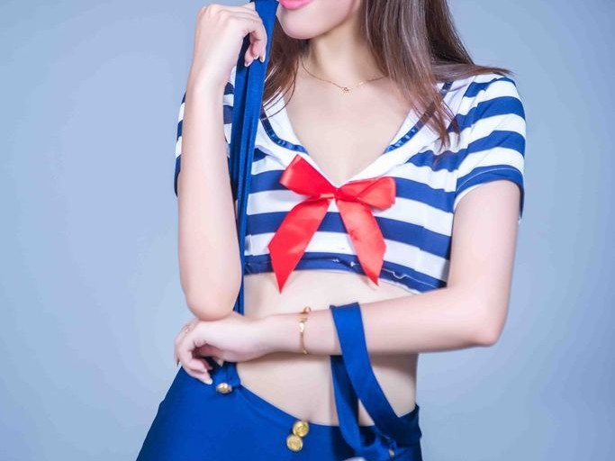 南粤篮球宝贝的水手服助威曲：赛场边的靓丽风景线