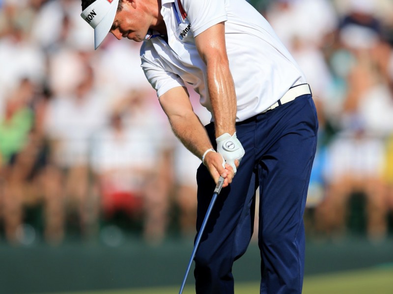 凯梅尔五杆领跑逐冠征途 群雄逐鹿高球赛场风云激荡