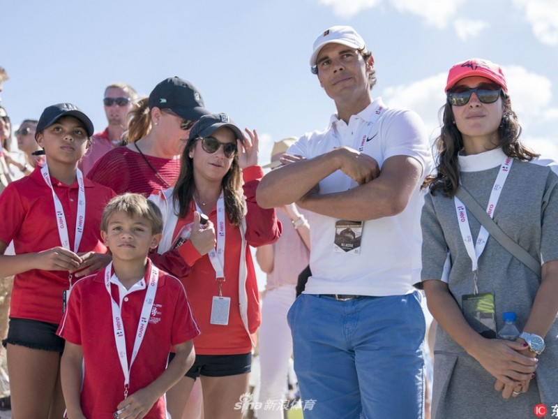 纳达尔亲临巴哈马为伍兹复出助阵 两位传奇的惺惺相惜