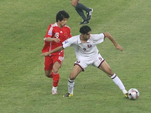 国足客场0-4遭伊朗碾压，提前两轮送对手出线