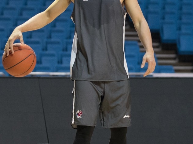 方硕挂帅演练射术 北京首钢静候新赛季第二轮挑战