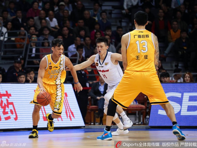 粤辽大战经典回眸：阿联布泽尔双星闪耀，广东险胜广厦取十连胜