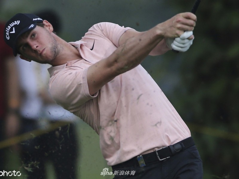 弗雷泽与埃尔韦拉领跑马来亚银行赛 吴阿顺首轮暂列第四十一位