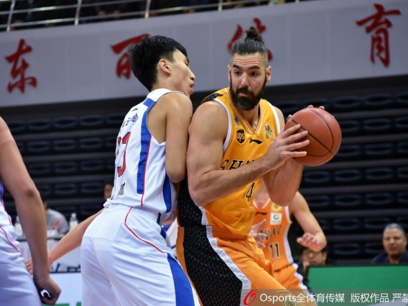 津门虎怒吼难阻三连胜狂飙，斯科拉38+13力压杰特40分