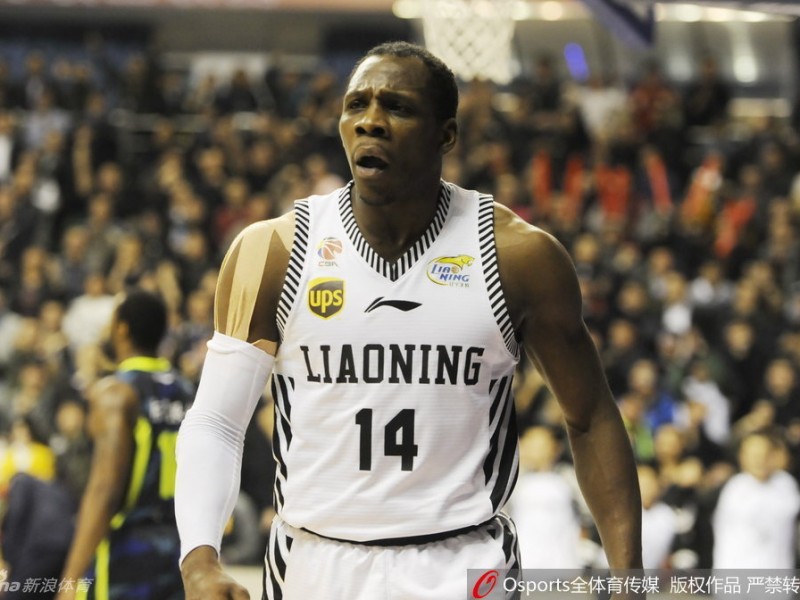 绝地反击之魂：周鹏底角三分射落辽宁主场狂欢