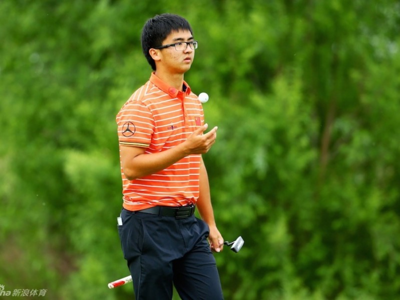 光影定格荣耀时刻中国高尔夫球手竞逐绿茵场