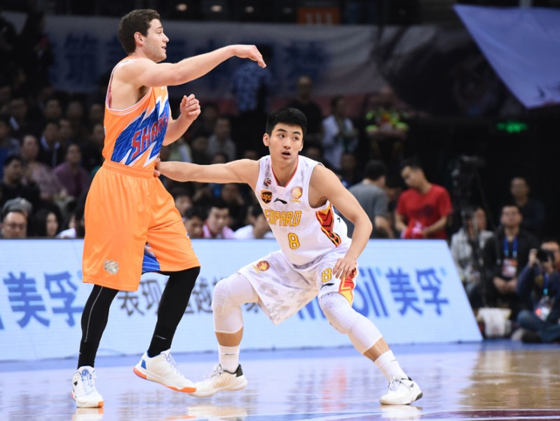 龙岗大决战：弗神独舞难救主，深圳猎鲨挺进四强