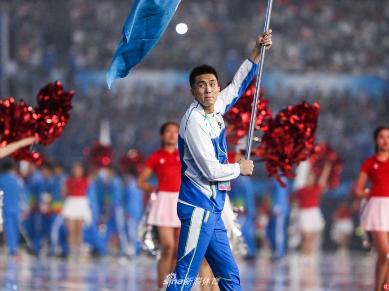 天津全运耀津门 亚洲第一控卫郭艾伦擎旗辽篮