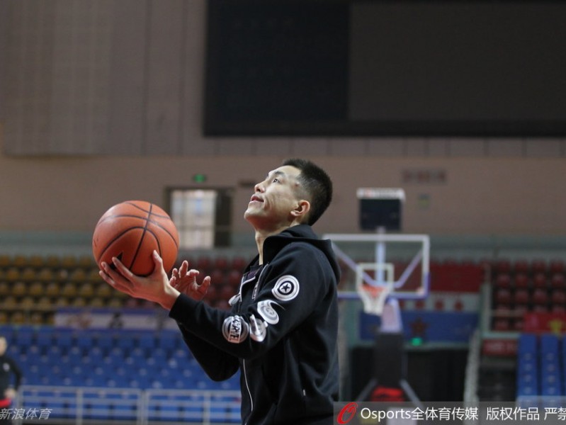 辽篮众将挥汗备战，新赛季蓄势待发