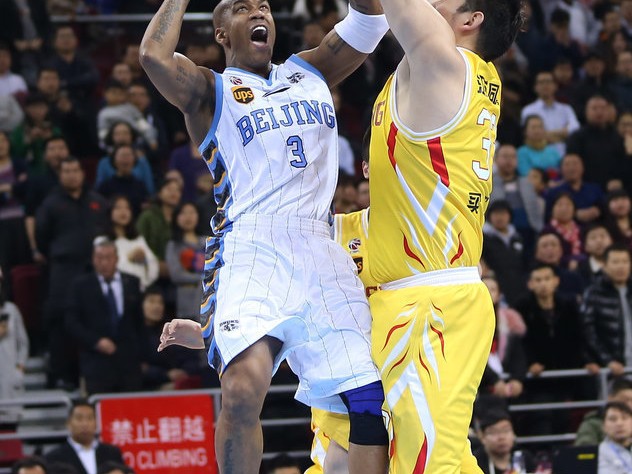 京城篮球烽火再起 马布里传人方硕书写新章