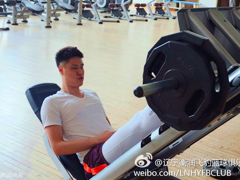 辽篮神射贺天举浴火重生记 挥汗如雨只为掌控身体平衡