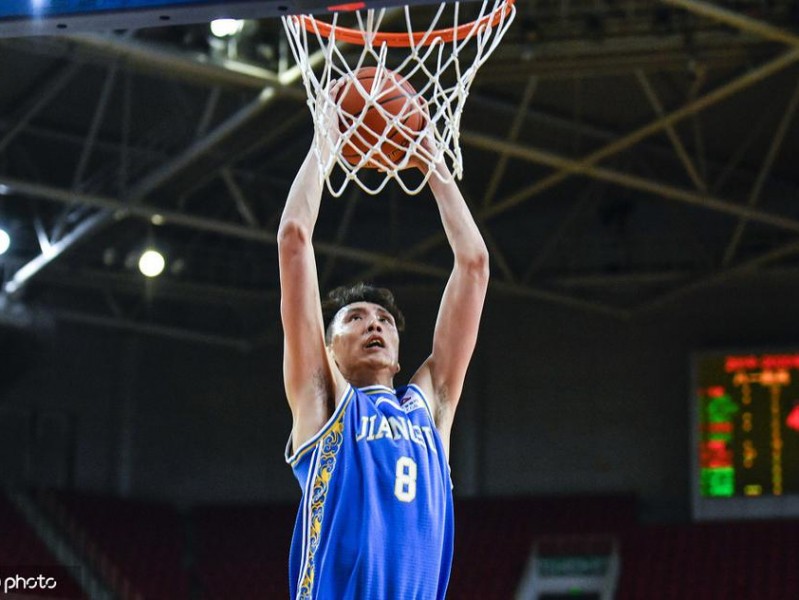 再见“排骨飞人”：江苏传奇易立退役，十八载忠诚铸就队魂