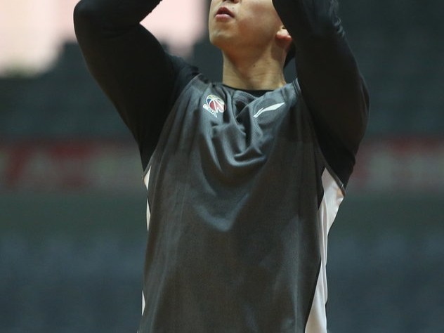 八一赛前训练阿尔斯兰心情大好，刷票流言无碍备战