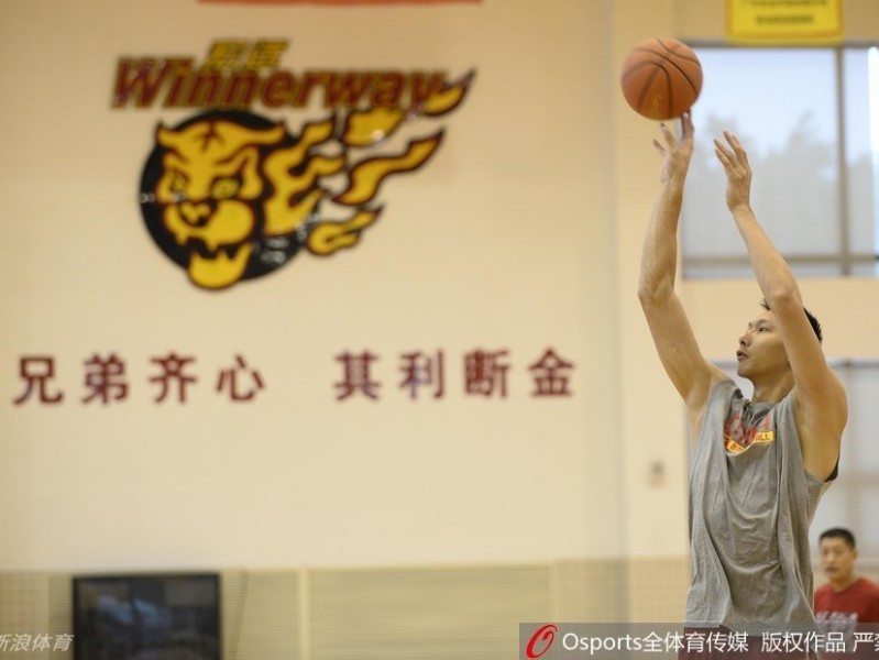 京粤大战烽烟录：CBA经典对决背后的兄弟情与冠军心