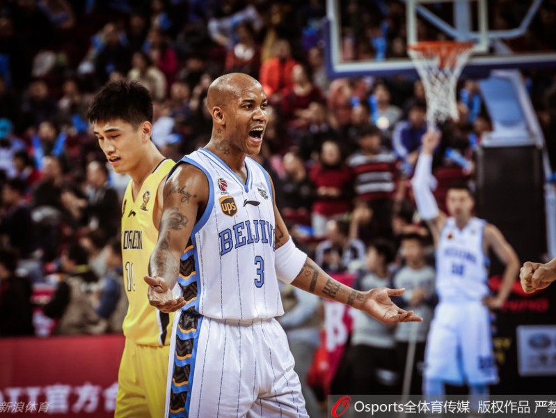 京城德比烽火记忆：马布里怒吼点燃五棵松，老马与莫里斯书写首钢荣耀