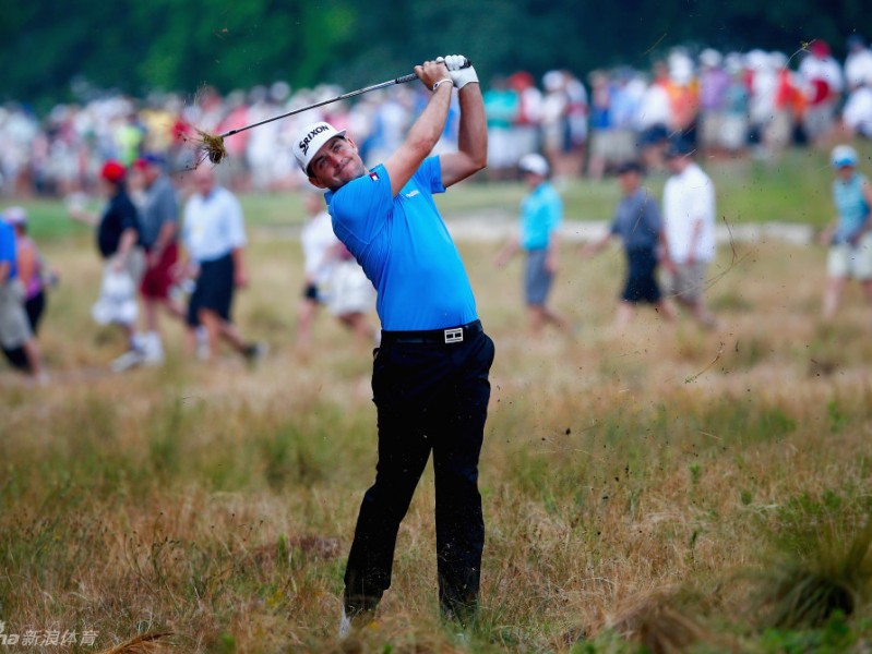 绿茵战场上的救球艺术