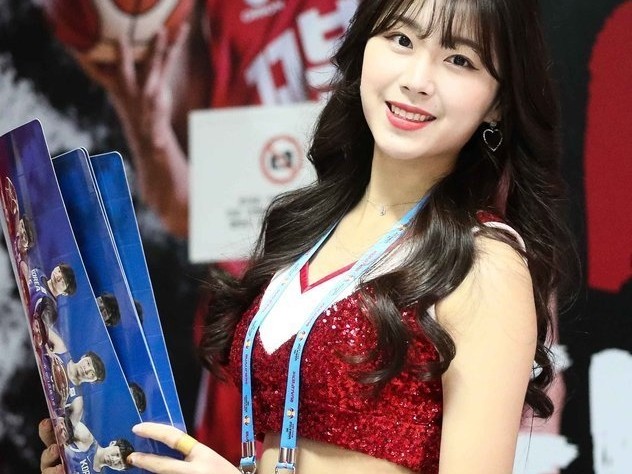 世预赛风云之外，韩礼仪小姐演绎东方优雅成为别样风景线