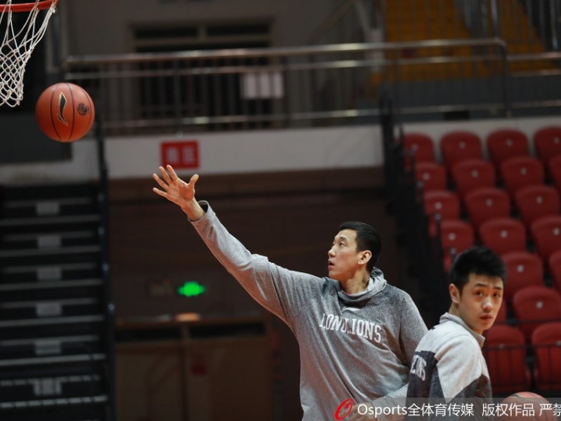 羊城蓄力待发 龙狮静候新春鏖战