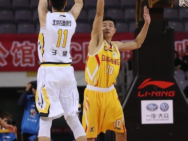 京城夜宴老马披荆斩棘 青年军三分如雨拒同曦逆转