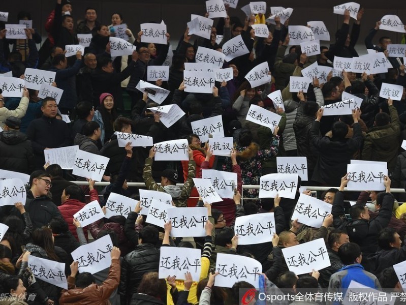 山西球迷满屏“还我公平”，只为心中那位被禁赛的猛龙队长