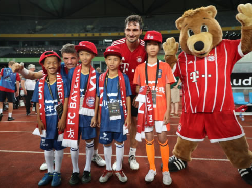 基米希头槌破局，拜仁1-0阿森纳总比分3-2进欧冠四强