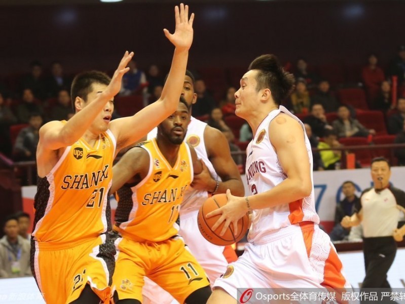 CBA群雄逐鹿：丁彦雨航领衔激战，弗雷戴特绝杀同曦