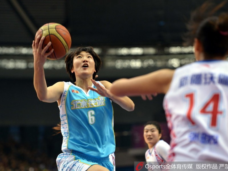 WCBA总决赛天王山之战：邵婷率北京苦胜新疆，查尔斯血染赛场憾负