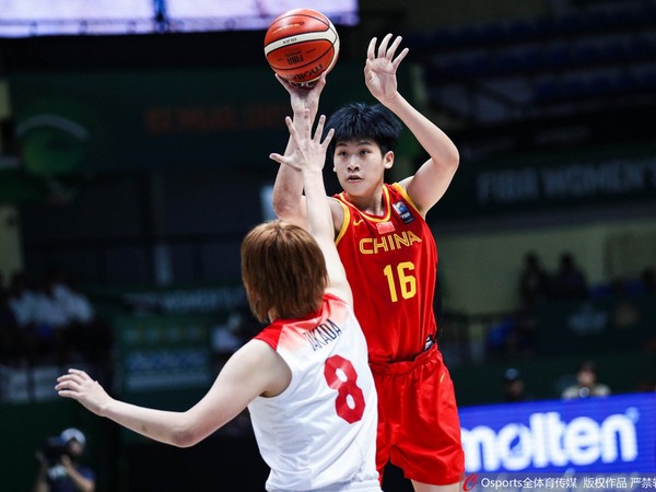 韩国72-78日本：归化内线24+11制胜，李贤重28+11成空砍