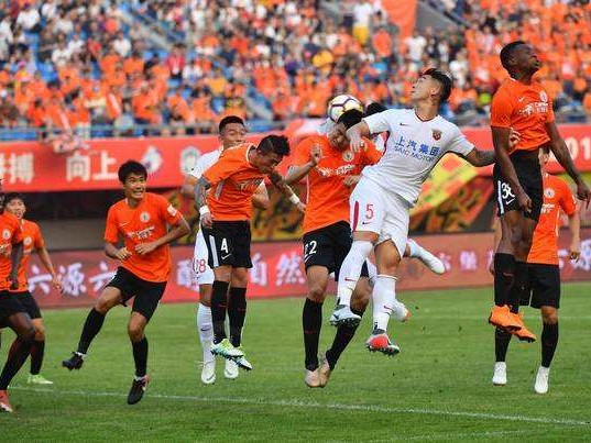 外援齐发威奥斯卡双响 上港4-1大胜权健延续争冠节奏