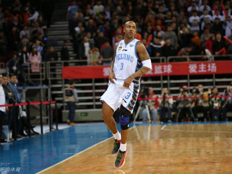 京疆大战经典回眸 马布里率首钢力拼新疆飞虎