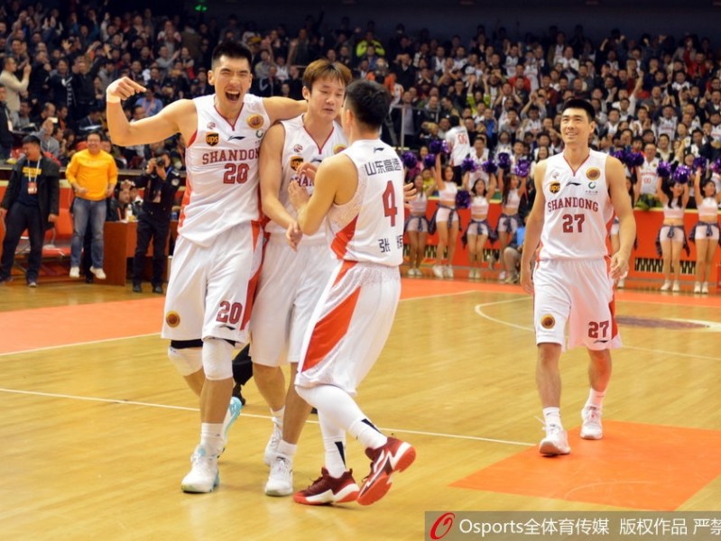 丁彦雨航狂砍42分献绝杀封盖，山东男篮主场惊天逆转山西
