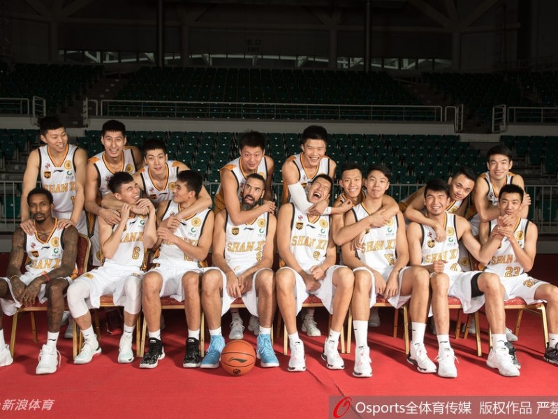 山西男篮新赛季众生相詹宁斯搞怪斯科拉秀麒麟臂