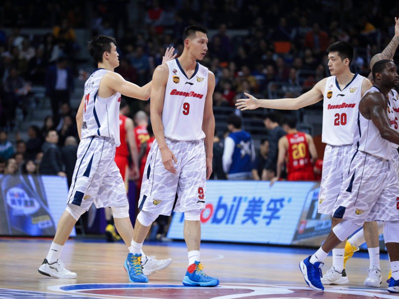 巅峰易建联：2017赛季的王者风范与孤胆征程