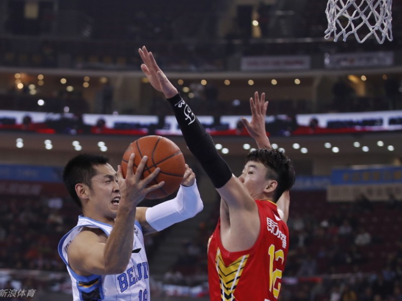 铁血战场 巅峰对决 见证CBA英雄的荣耀与不屈