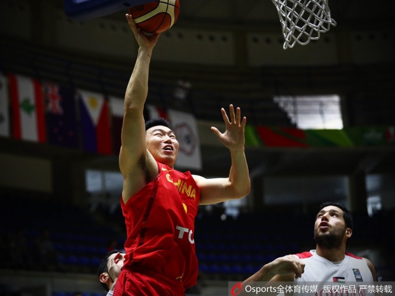 男篮亚洲杯蓝队英姿：铁血逆转显豪情，排位赛大胜约旦展锋芒