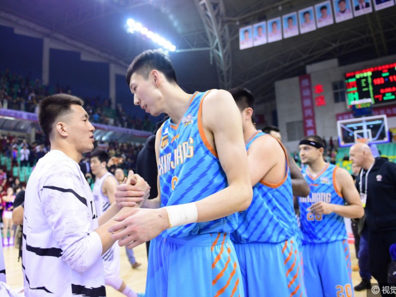 催泪回顾：疆辽大战背后的兄弟情，周琦拥抱兰多夫，郭士强寄语成永恒