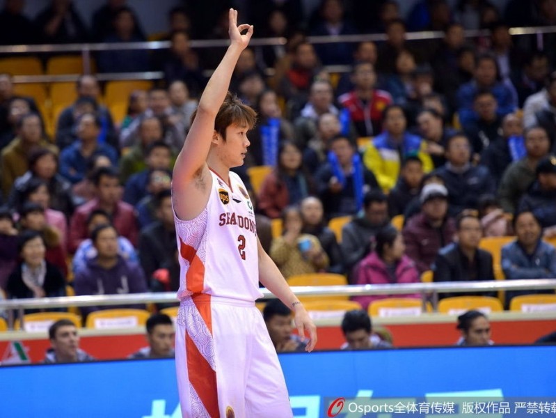 丁彦雨航坐观风云，莫泰劳森双星闪耀山东主场大捷