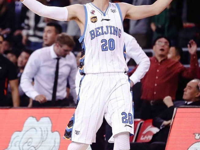 回首男篮红蓝时代：姚明改革下的双国家队与新星崛起