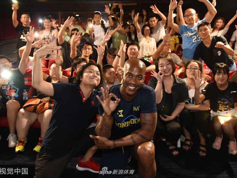 从纽约“独狼”到北京“马政委”：马布里携电影南京讲述他的双城记