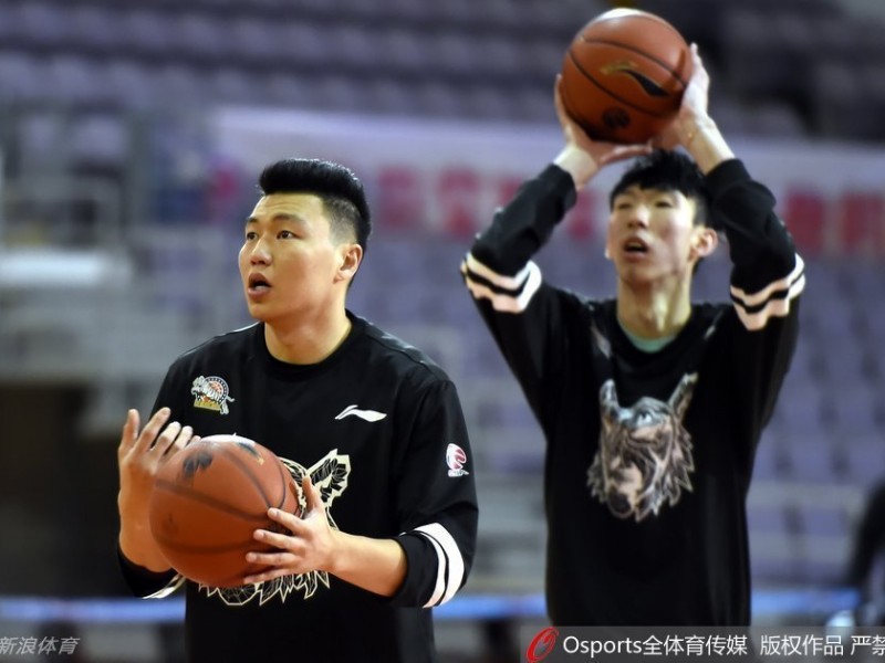 周琦李根赛前练兵，新疆飞虎的冬日记忆