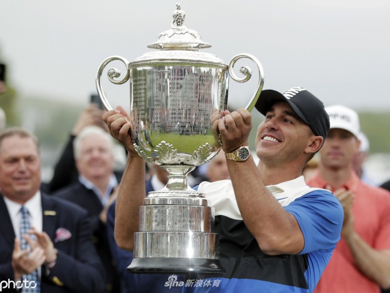 卫冕惊魂与历史突破记美国PGA锦标赛科普卡再封王